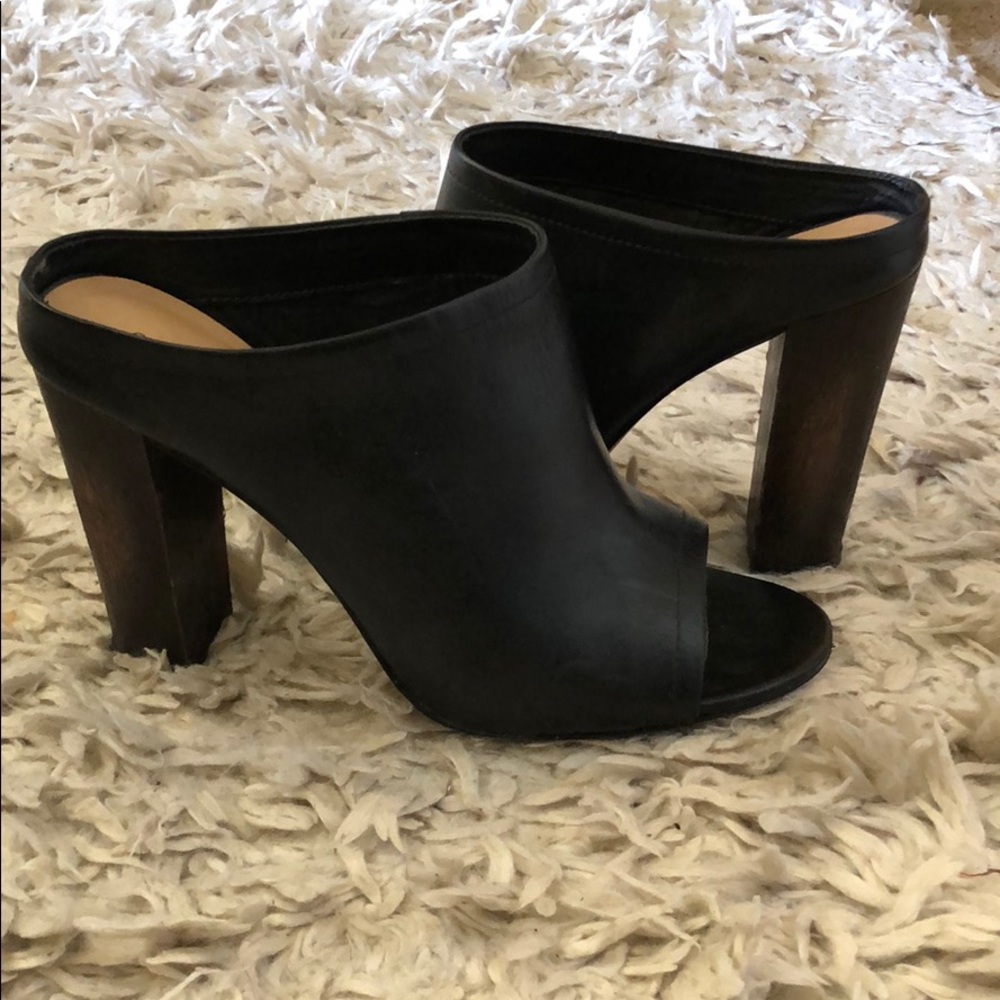 Black and wood mules
